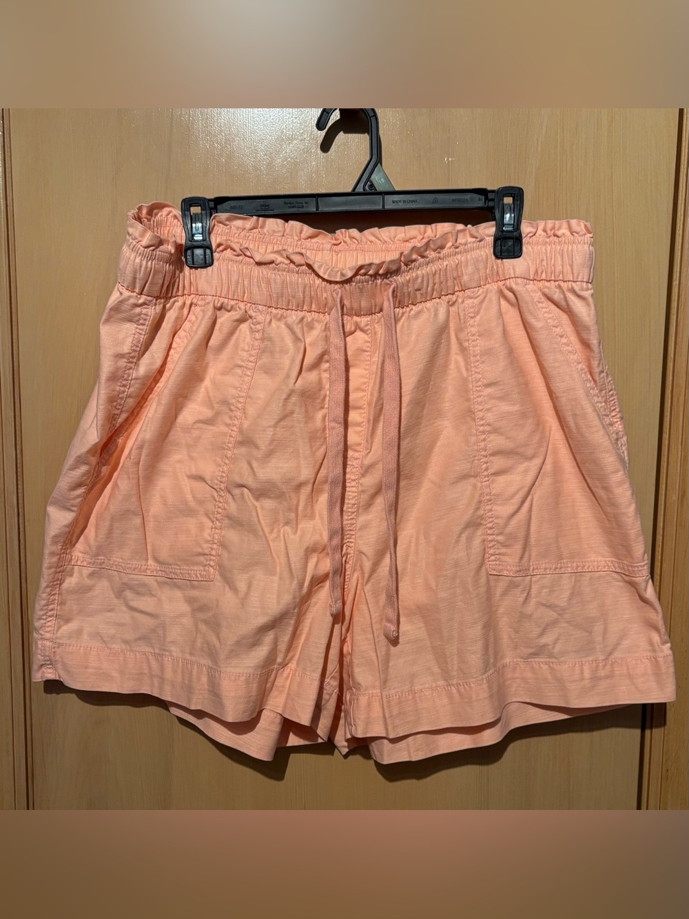 Lane Bryant Women's Peach Drawstring Casual Shorts Size 14/16 Like New